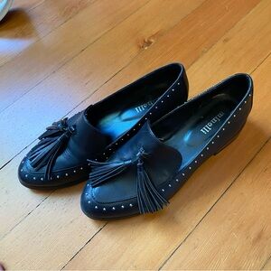 Minnelli women’s black loafers tasseled with nailhead detail size 38 (7.5, 8 us)